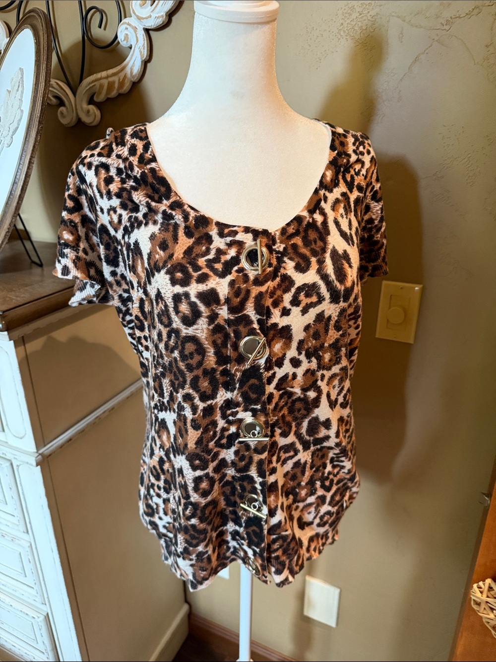 VENUS Leopard Print Button-Front Top in Brown and Cream